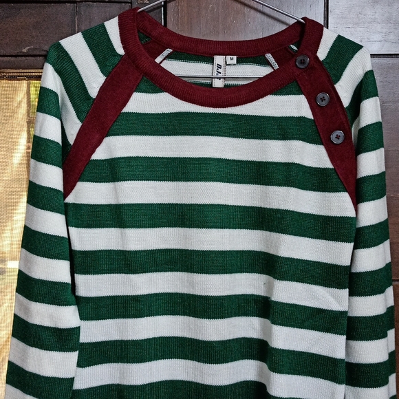 Pullover sweater